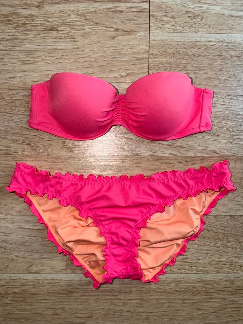 Women’s Strapless Bikini Set in Bright Pink